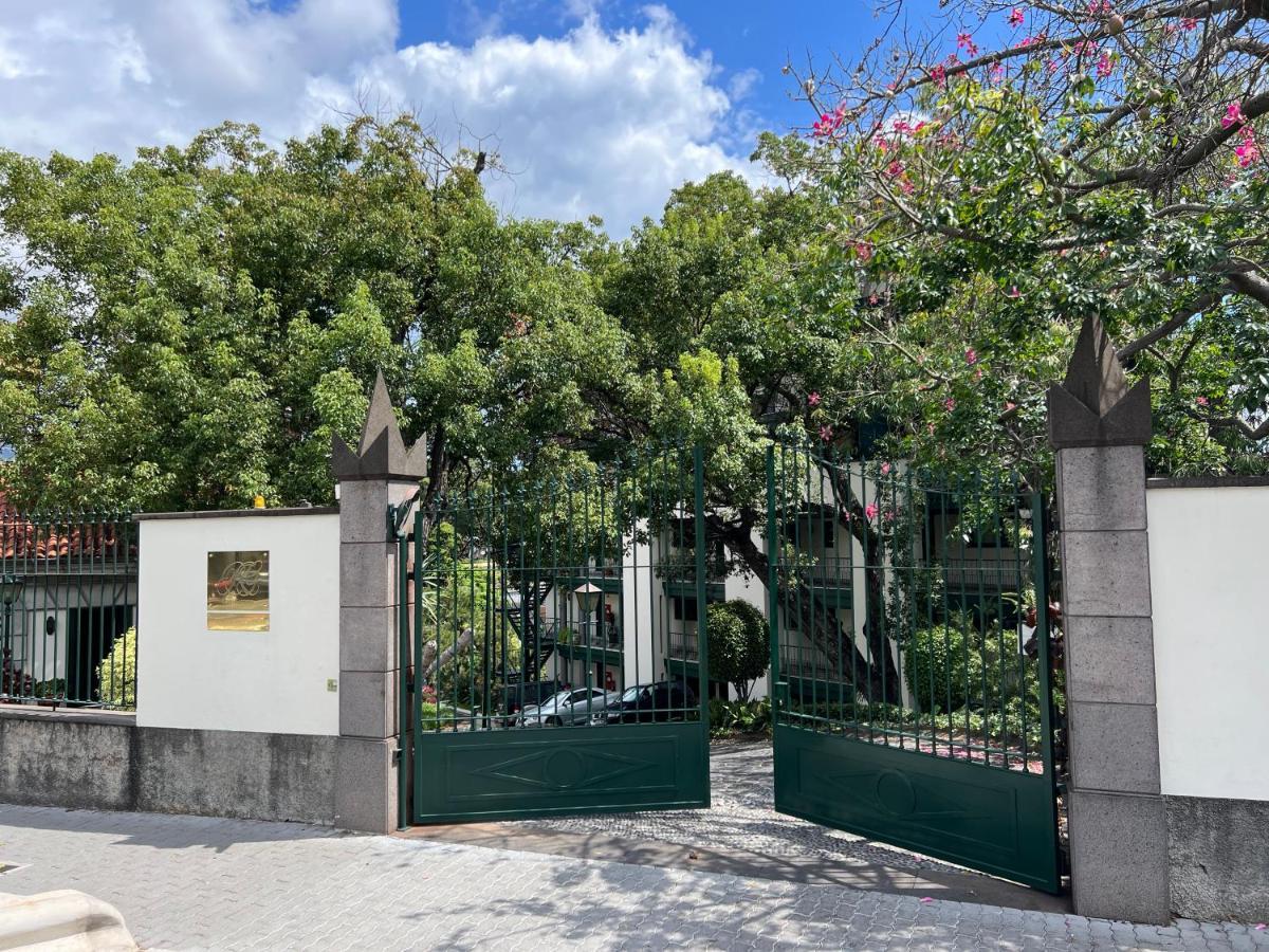 Luxury Oceanfront At Reid'S Gardens Apartment Funchal  Exterior foto